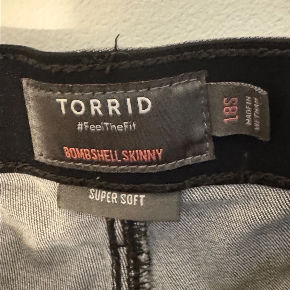 Torrid Charcoal Ankle Jeans - Picture 2 of 3